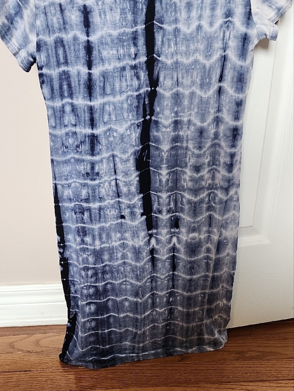 Olivia Rae Navy and White Tie-Dye Knot Side Tunic Dress With Short Sleeves - Picture 5 of 13